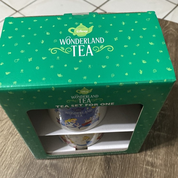 Disney Parks Alice Wonderland Tea Set For One Mug Teapot Tea New With Box - Picture 4 of 6